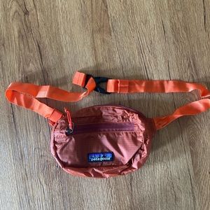 Patagonia ultralight black hole mini hip pack